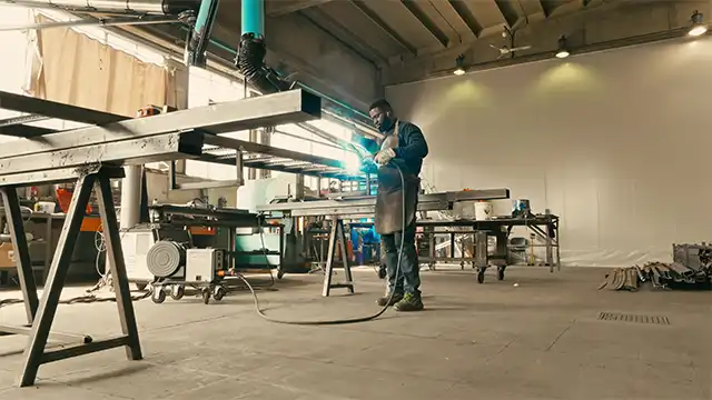 Produzione video corporate in ambiente industriale