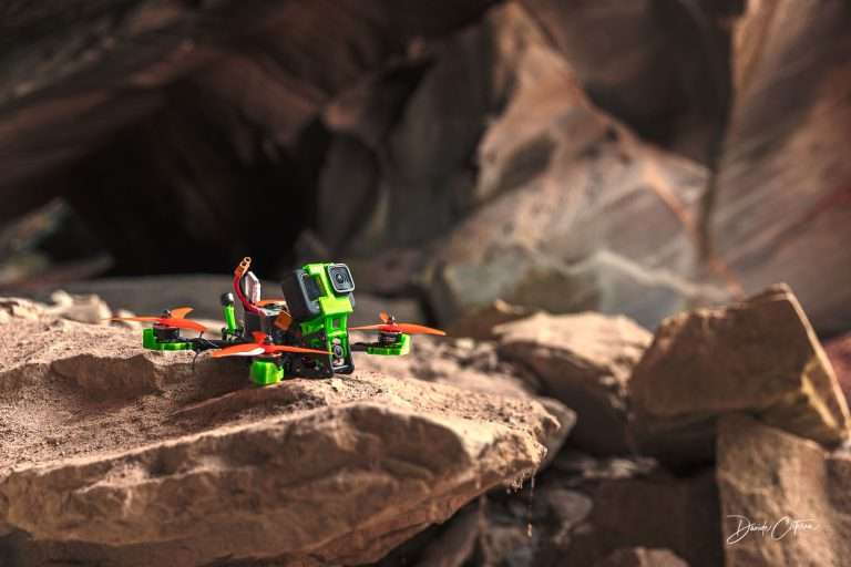 Drone FPV cinematografico pronto al volo